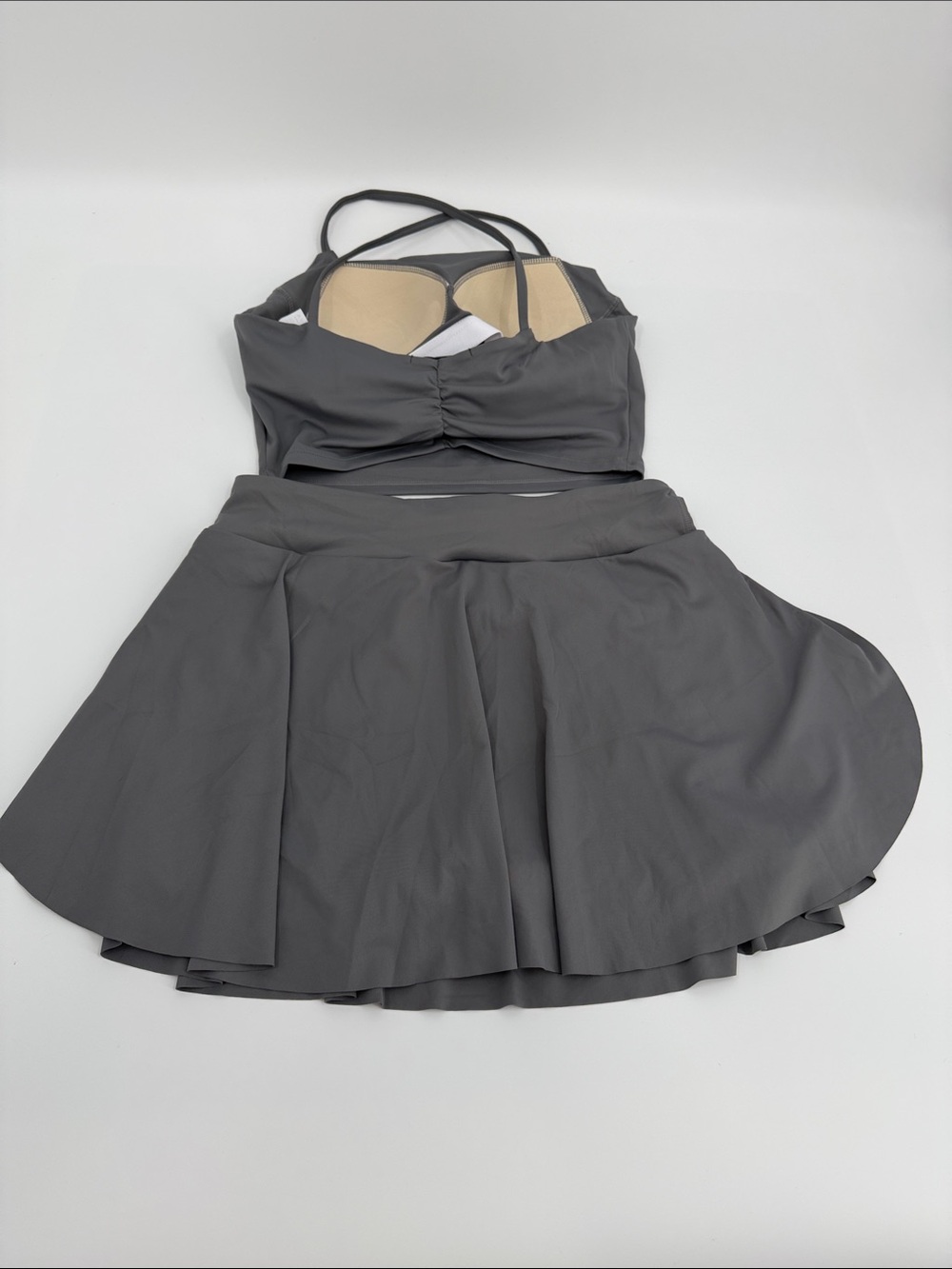 ALO Yoga Charcoal Gray Cross-Back Active Sports Bra & Skort Set - Picture 5 of 5